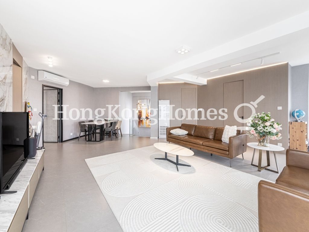 Living and Dining Room — The Regalia - Block 2, Ho Man Tin / Waterloo Road