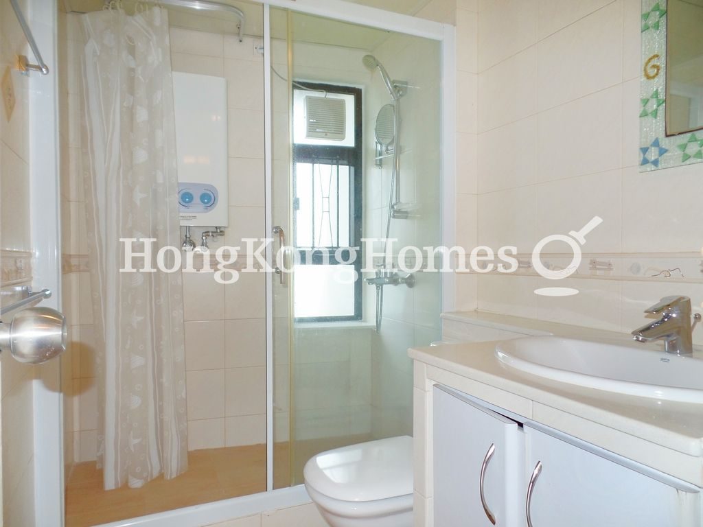 Guest Bathroom — Birchwood Place, Mid-levels Central