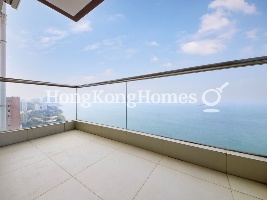 Balcony off Living and Dining Room — 翠海別墅 - A座，薄扶林