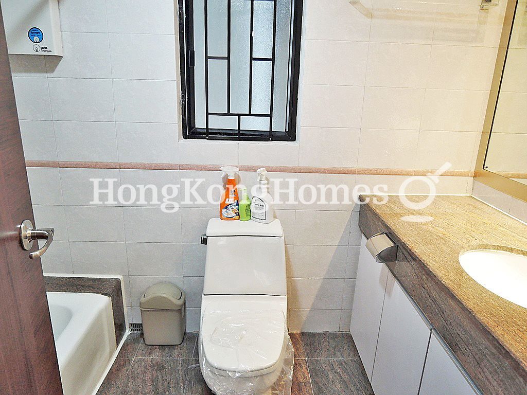 Guest Bathroom — 嘉富麗苑 - 第02座，中半山