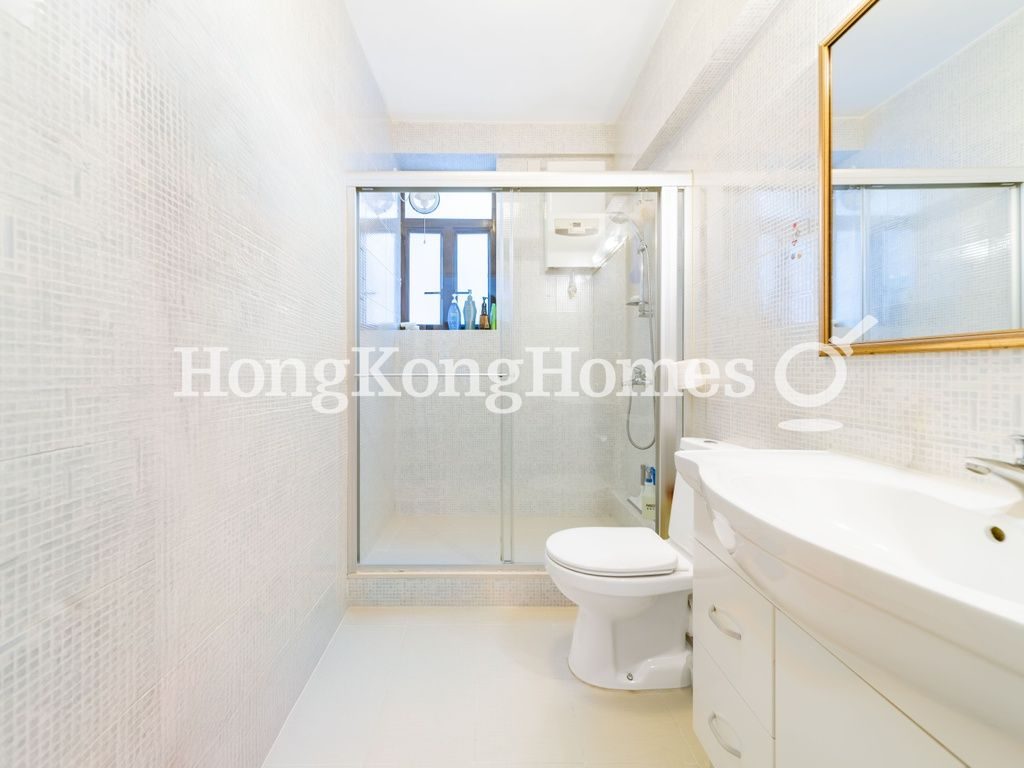 Master Bathroom — 龍景樓，中半山
