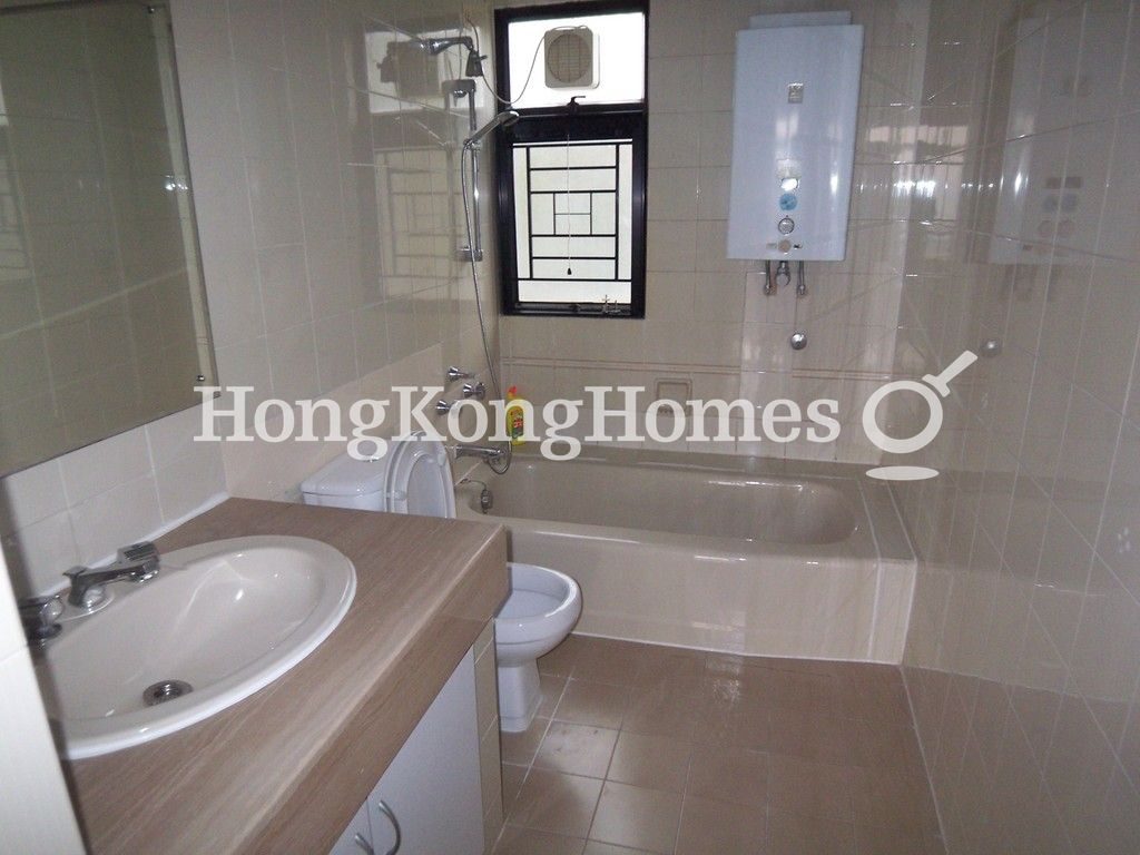 Master Bathroom — 華景園 - 第03座，淺水灣