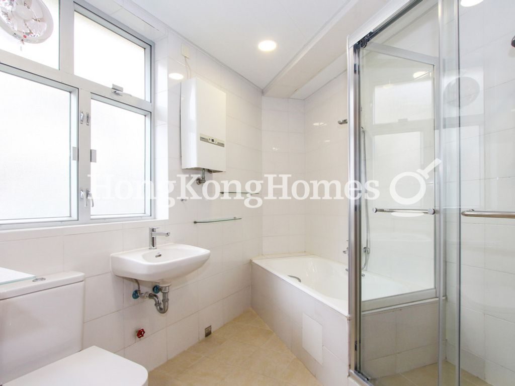Master Bathroom — 六也別墅，跑馬地
