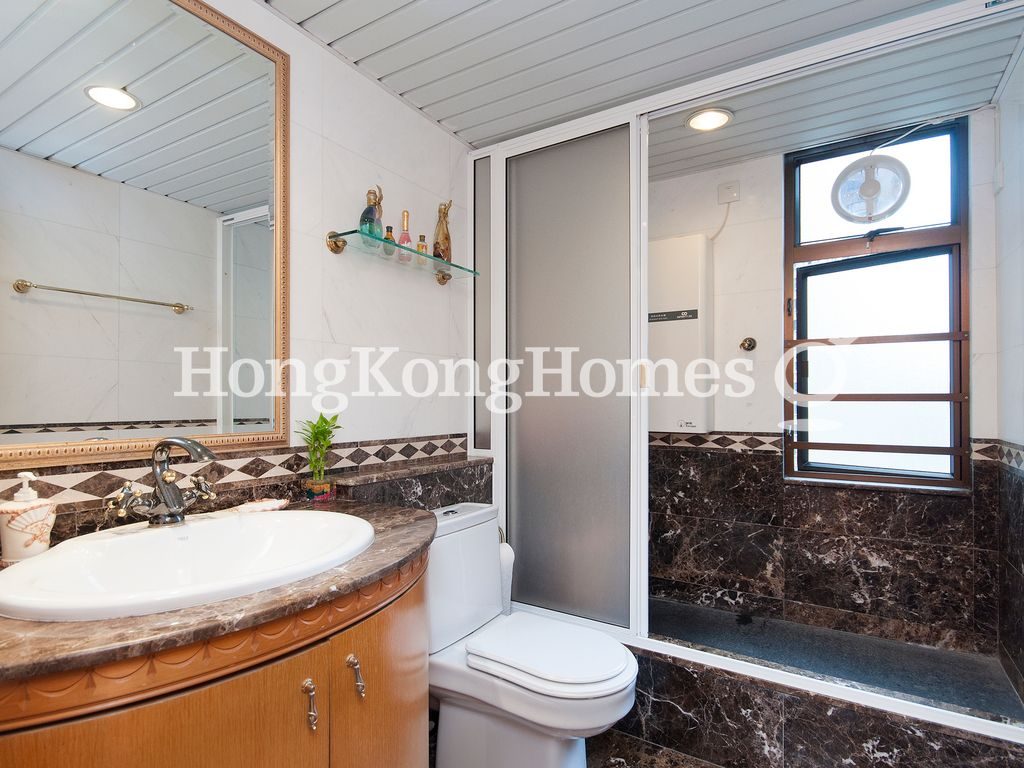 Guest Bathroom — 雲暉大廈 - C座，跑馬地
