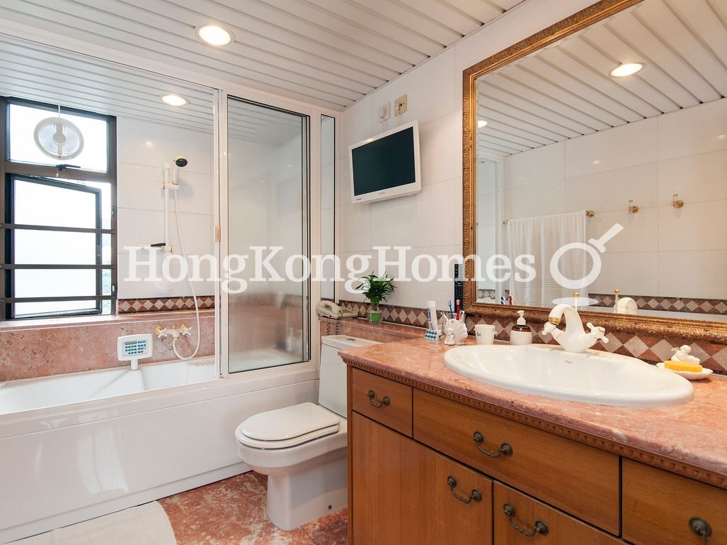 Master Bathroom — 雲暉大廈 - C座，跑馬地
