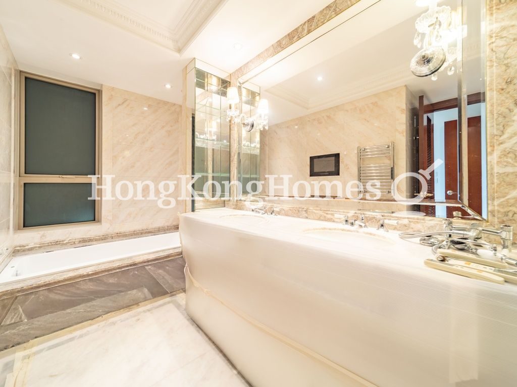 Master Bathroom — 逸瓏 - 第2座，九龍塘