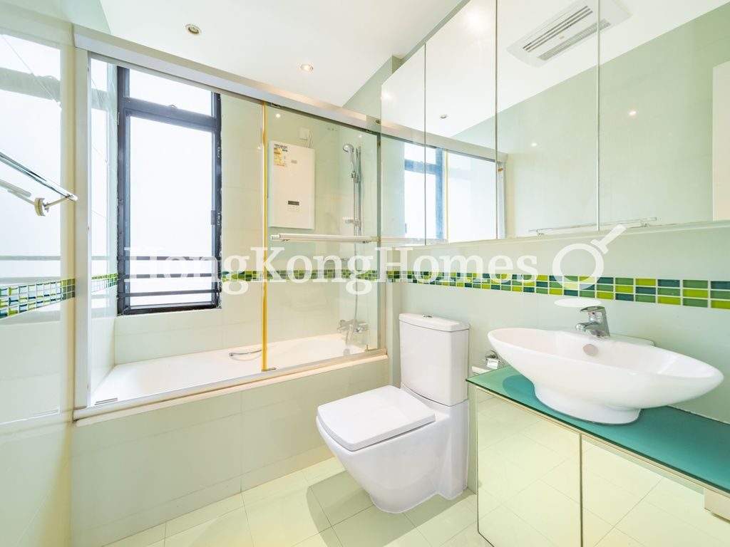 Guest Bathroom — 淺水灣道 37號 - 第01座，淺水灣