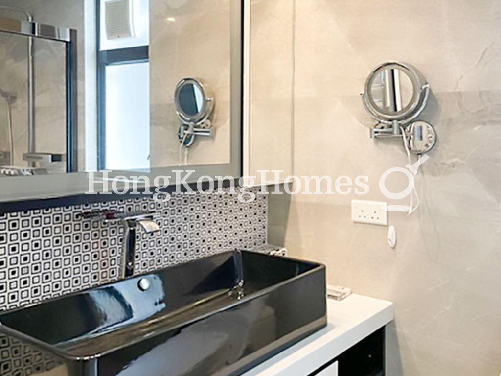 Master Bathroom — 嘉富麗苑 - 第02座，中半山