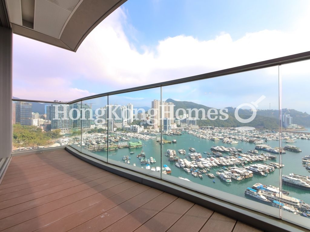 Balcony off Living and Dining Room — 南區左岸 - 第 02座，鴨脷洲