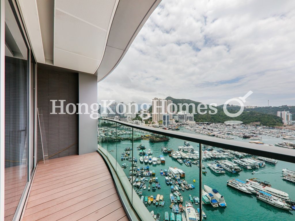 Balcony off Living and Dining Room — 南區左岸 - 第 02座，鴨脷洲