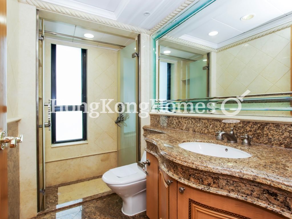 Guest Bathroom — 禮頓山 - 第09座，跑馬地
