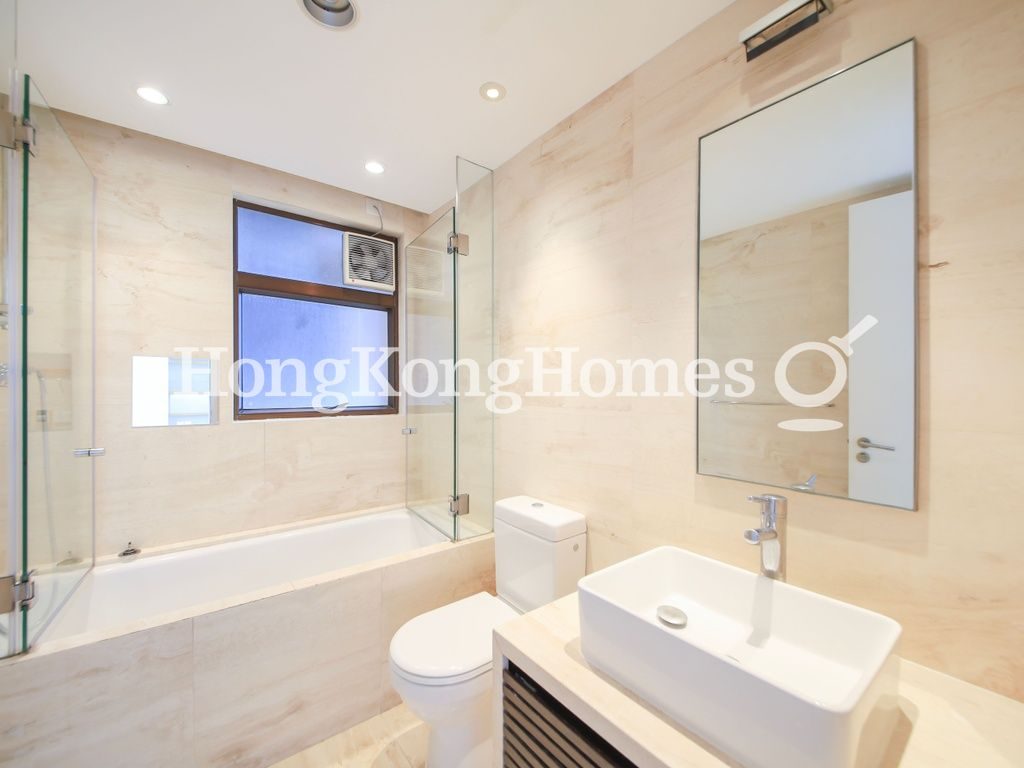 Guest Bathroom — 陽明山莊 08座 凌雲閣，淺水灣
