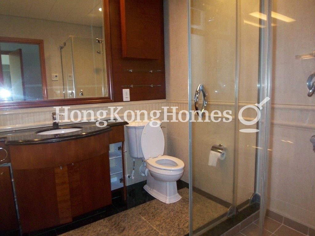 Master Bathroom — 擎天半島 1座，尖沙咀