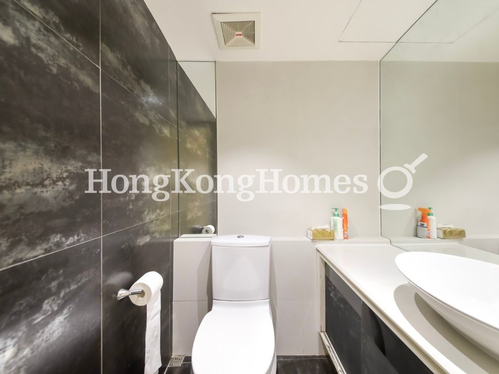 Guest Powder Room — 麥當奴大廈，中半山