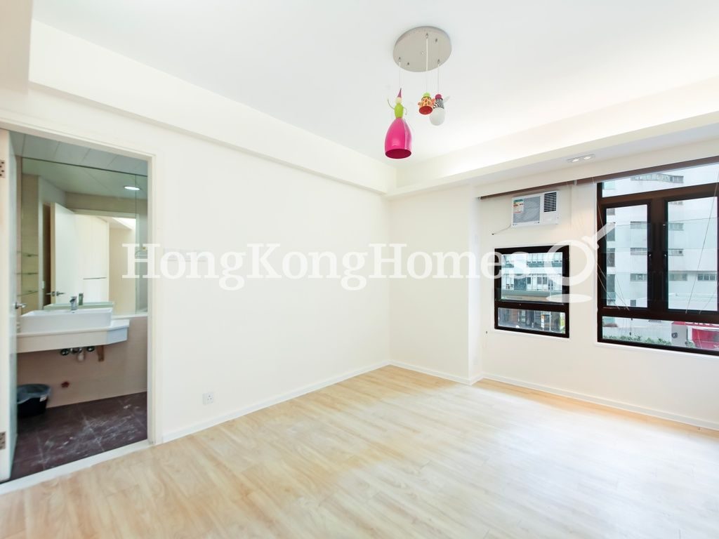 Second Ensuite Bedroom — 麥當奴大廈，中半山