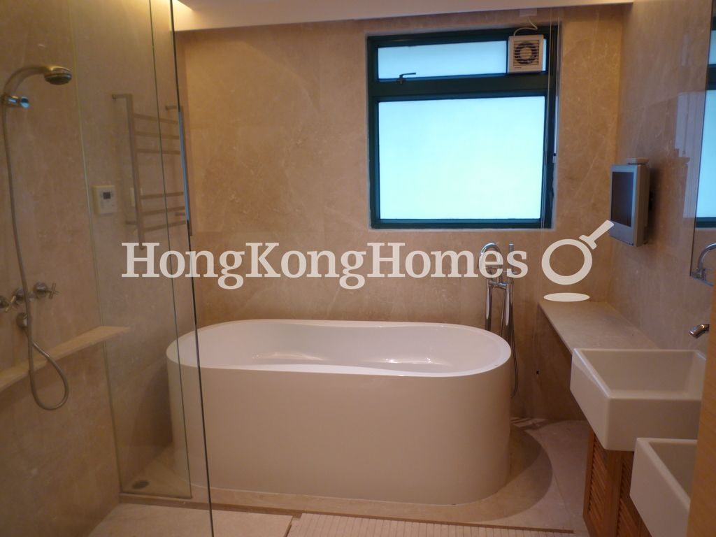 Master Bathroom — South Bay Palace - Block 01, Repulse Bay