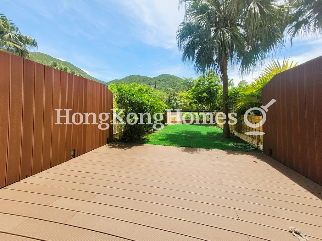 Private Terrace off Living/Dining — 海灣園，赤柱
