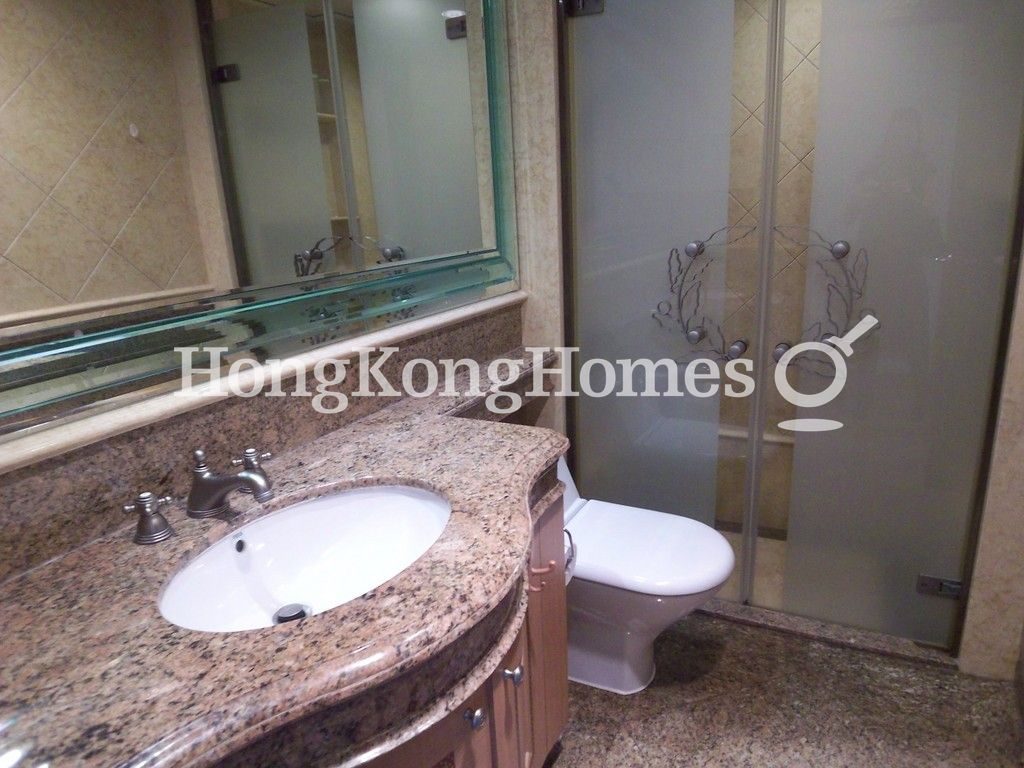 Guest Bathroom — 禮頓山 - 第02座，跑馬地
