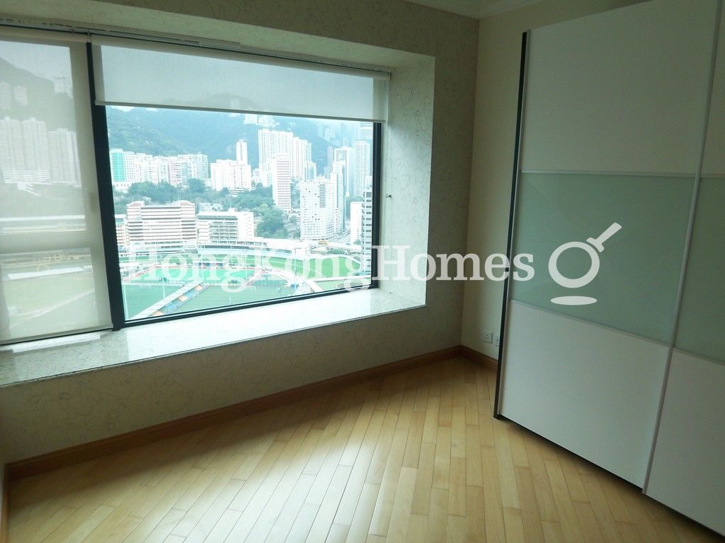 Built-in Wardrobe in Second Bedroom — 禮頓山 - 第02座，跑馬地