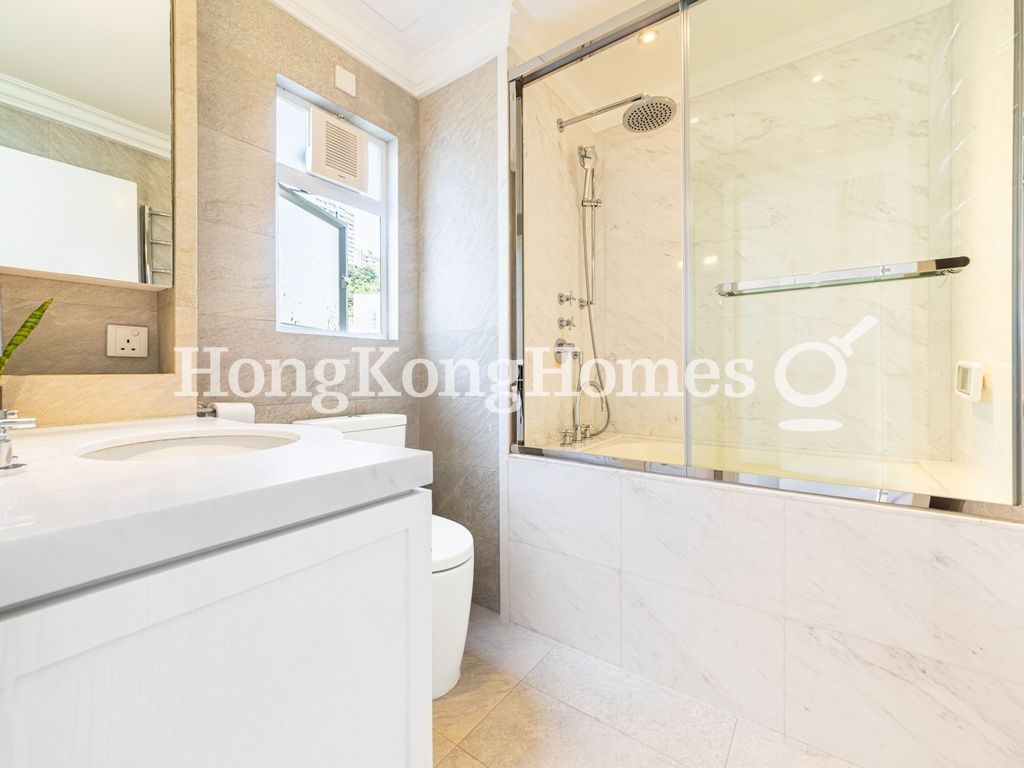 Second Ensuite Bathroom — Bowen Place, Mid-levels Central