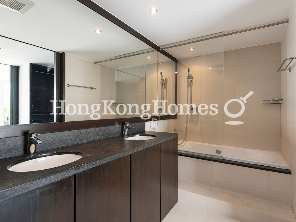Master Bathroom — Dragon Lake Villa, Clear Water Bay