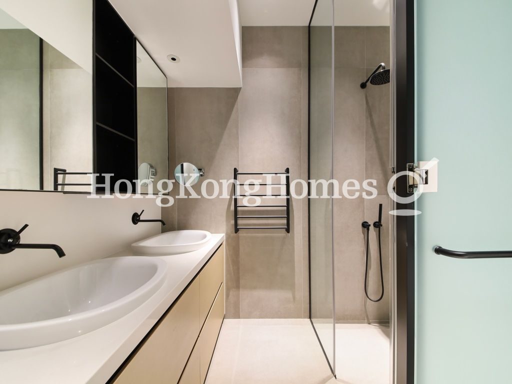 Master Bathroom — 高雲大廈，中半山