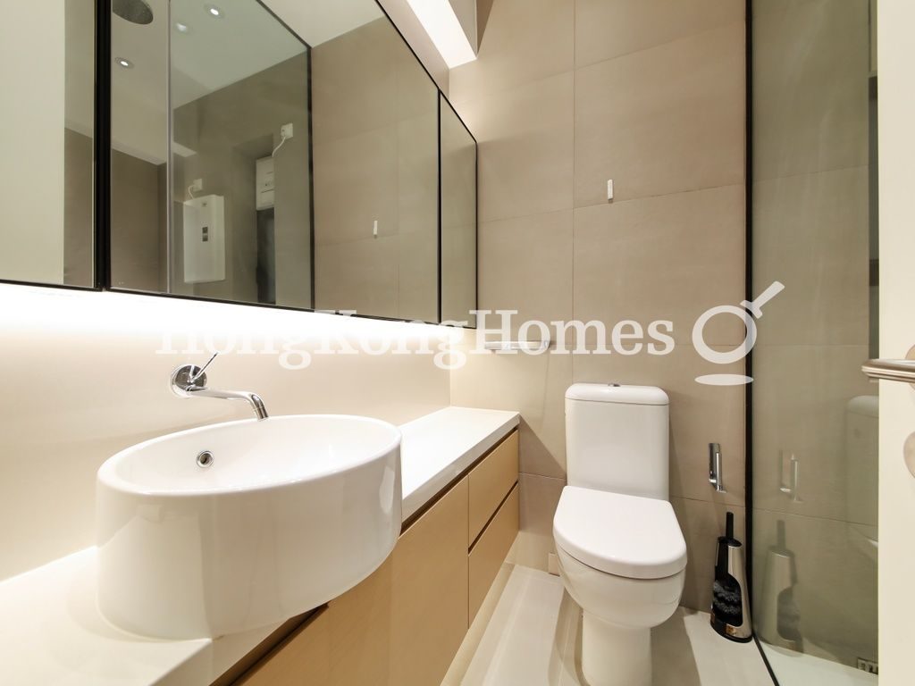 Second Ensuite Bathroom — 高雲大廈，中半山