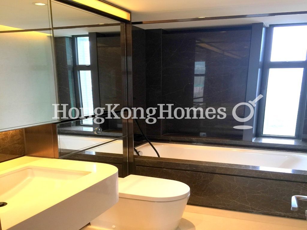 Guest Bathroom — Arezzo, Mid-levels West