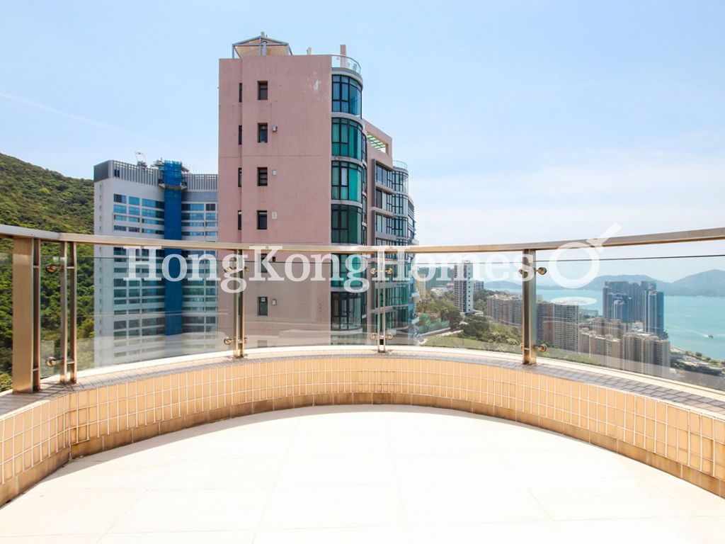 Balcony off Master Bedroom — 豪峰 II，薄扶林