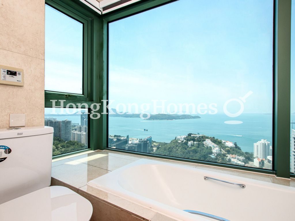 Third Ensuite Bathroom — 豪峰 II，薄扶林