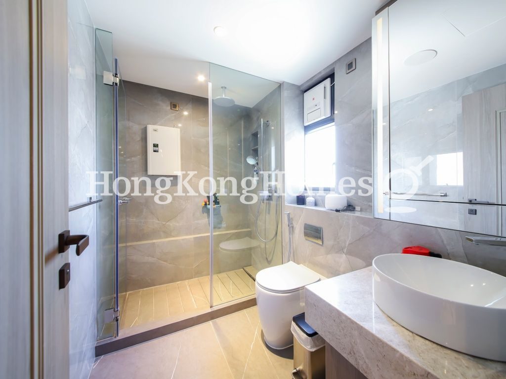 Guest Bathroom — Serene Court, Mid-levels West