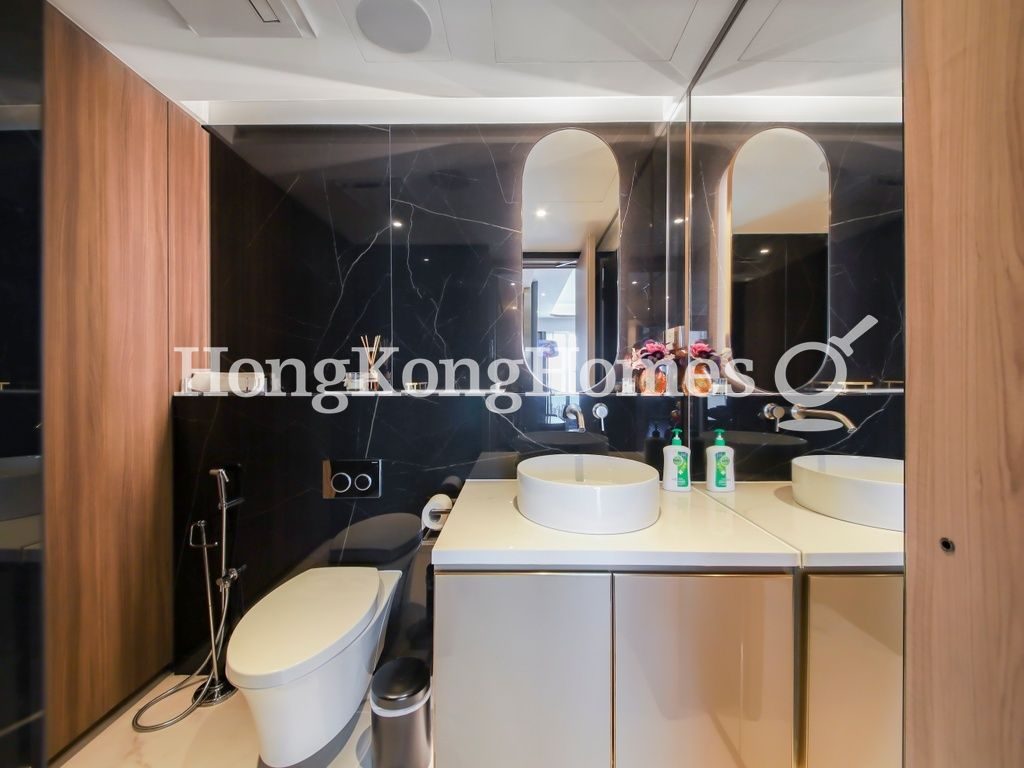 Guest Powder Room — Serene Court, Mid-levels West