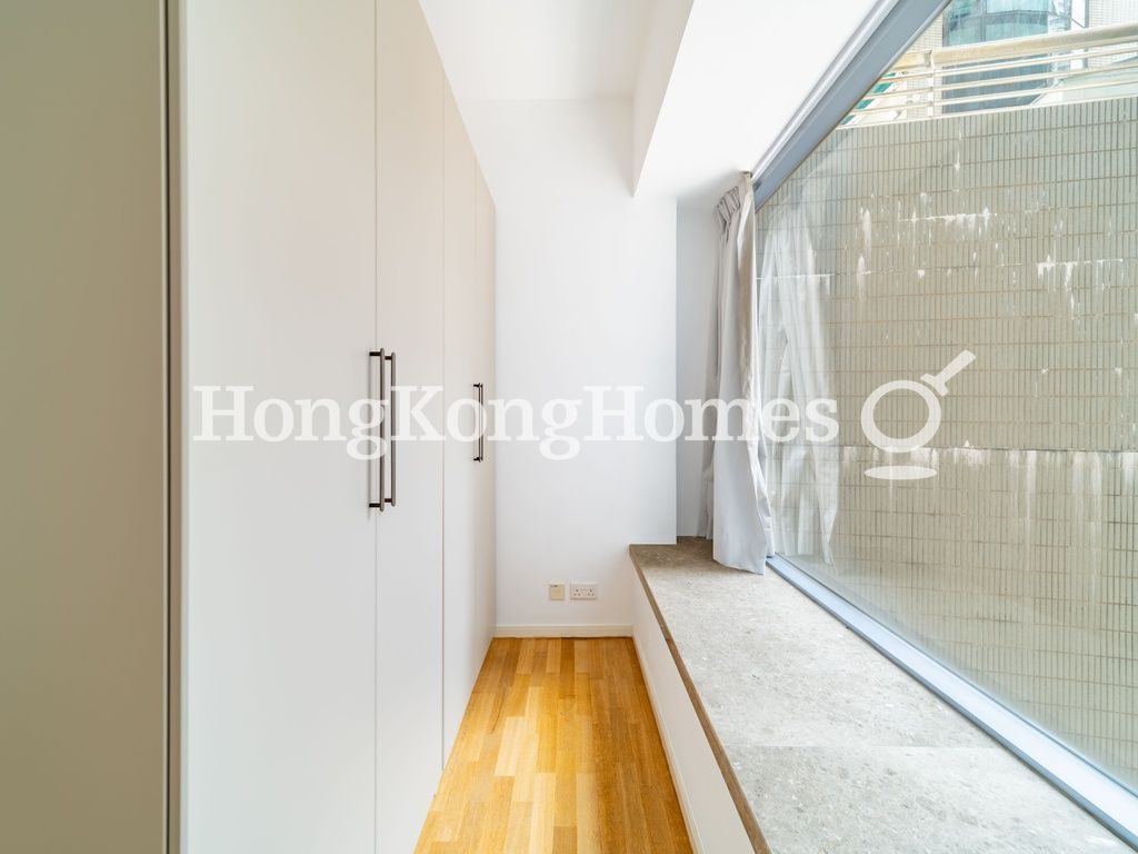 Walk-in Closet next to Master Bedroom — Seymour, Mid-levels West