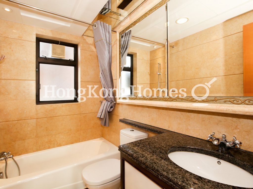 Guest Bathroom — 凱旋門 1期 第2座 (觀星閣)，尖沙咀