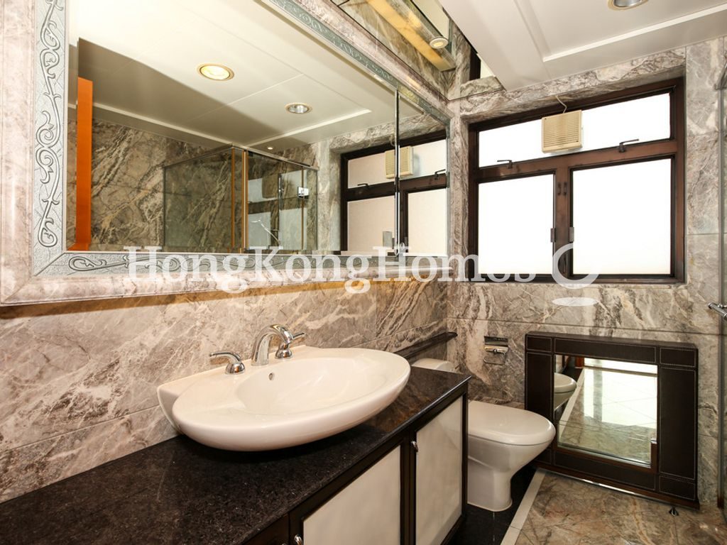 Master Bathroom — 凱旋門 1期 第2座 (觀星閣)，尖沙咀