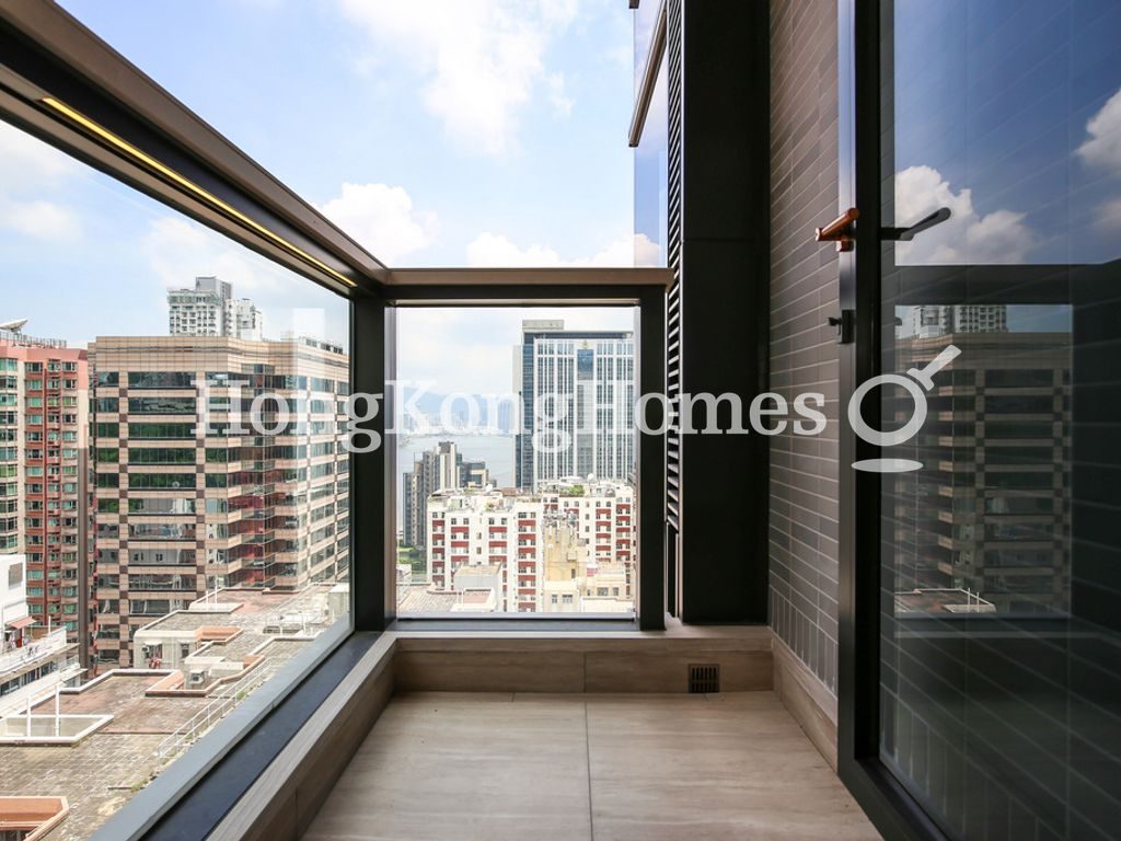 Balcony off Living and Dining Room — 柏蔚山 - 第03座，北角