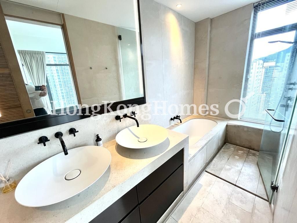 Master Bathroom — 柏傲山，北角
