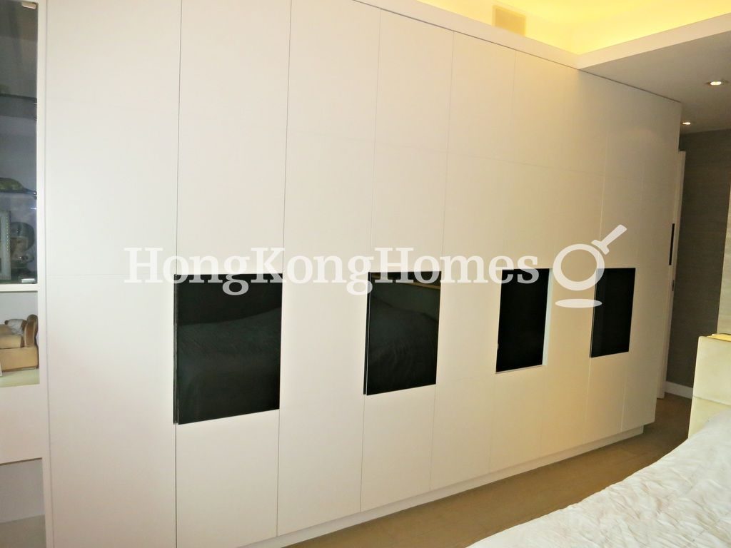 Built-in Wardrobe in Second Bedroom — 半山壹號-半山徑10 號，何文田窩打老道