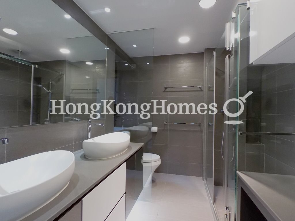 Master Bathroom — Dynasty Court - Block 04, Mid-levels Central