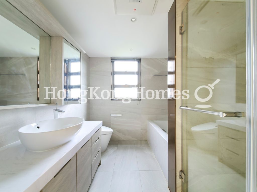 Master Bathroom — 陽明山莊 09座 環翠軒，淺水灣