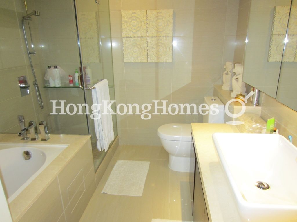 Master Bathroom — 陽明山莊 18座 眺景台，淺水灣