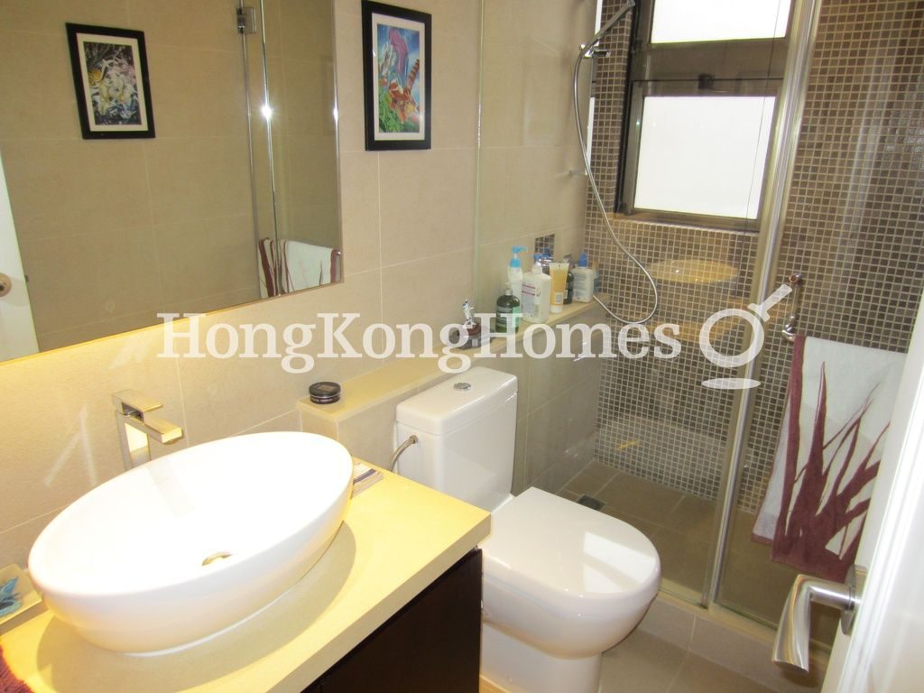 Second Ensuite Bathroom — 陽明山莊 18座 眺景台，淺水灣