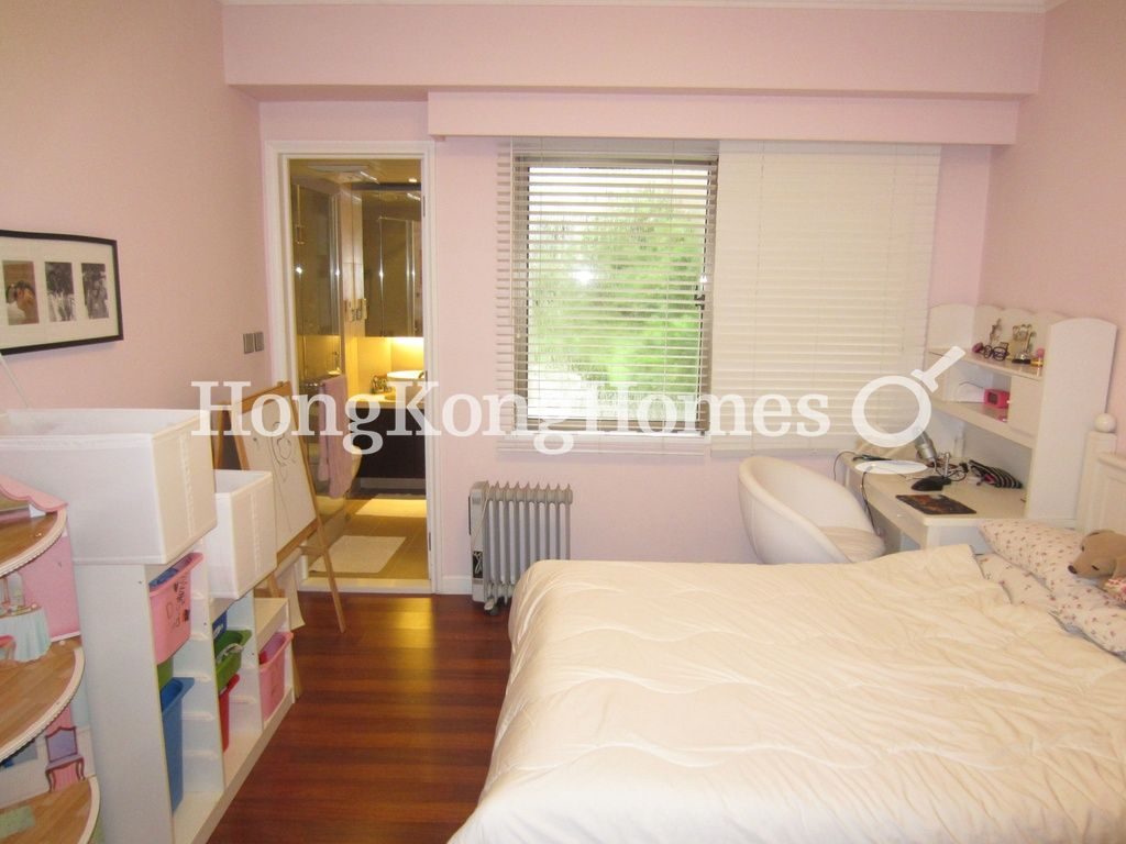 Third Ensuite Bedroom — 陽明山莊 18座 眺景台，淺水灣