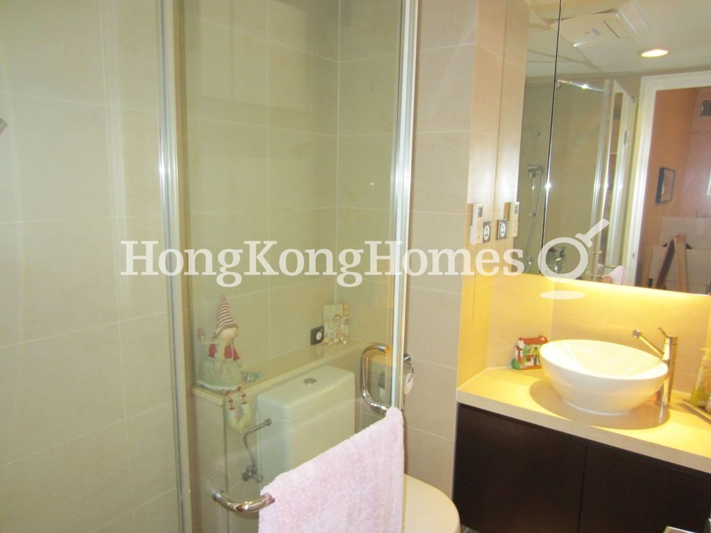 Third Ensuite Bathroom — 陽明山莊 18座 眺景台，淺水灣