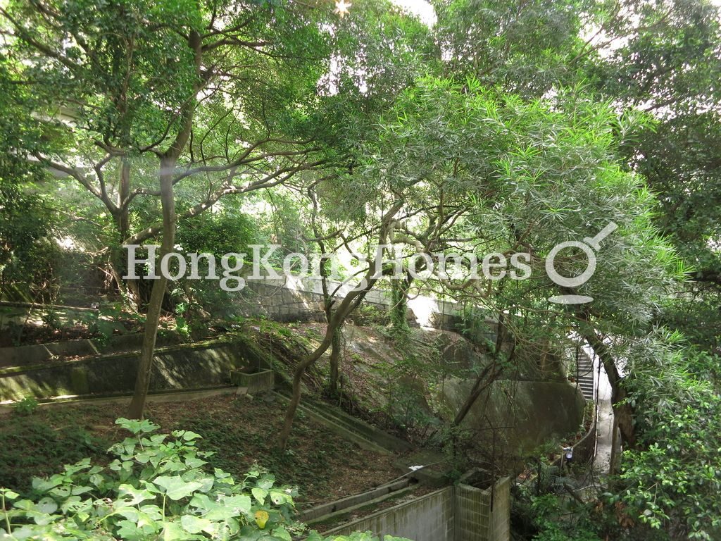 View from 2nd & 3rd Bedrms — 寶園，中半山