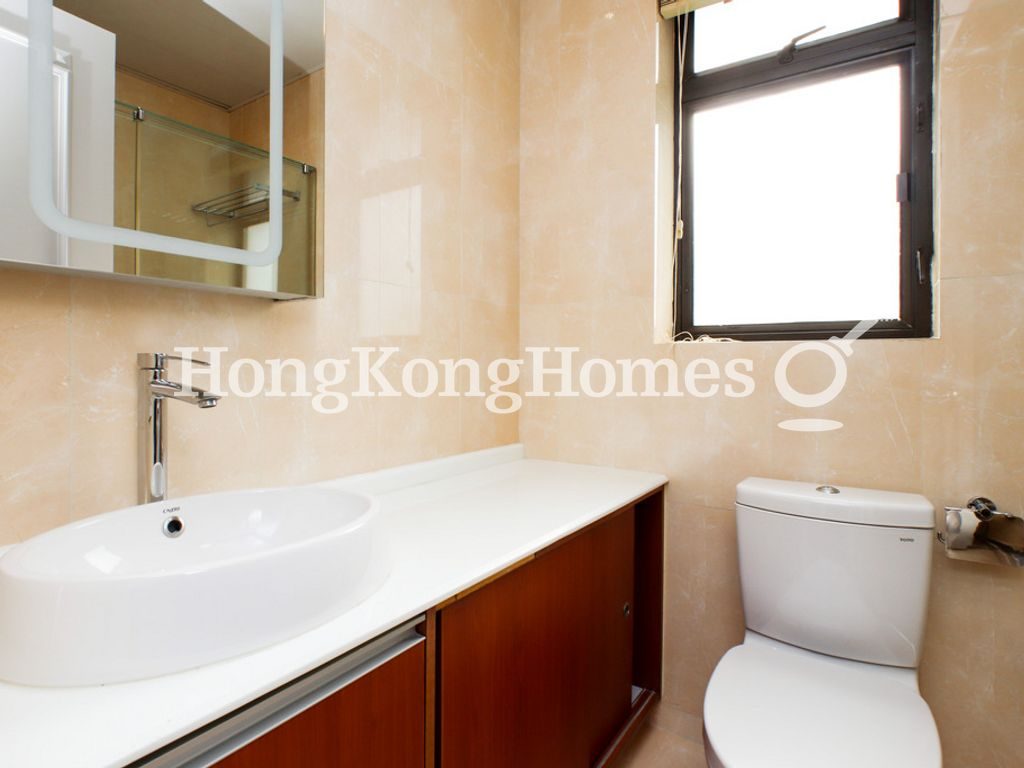 Guest Bathroom — Tavistock 2, Mid-levels Central