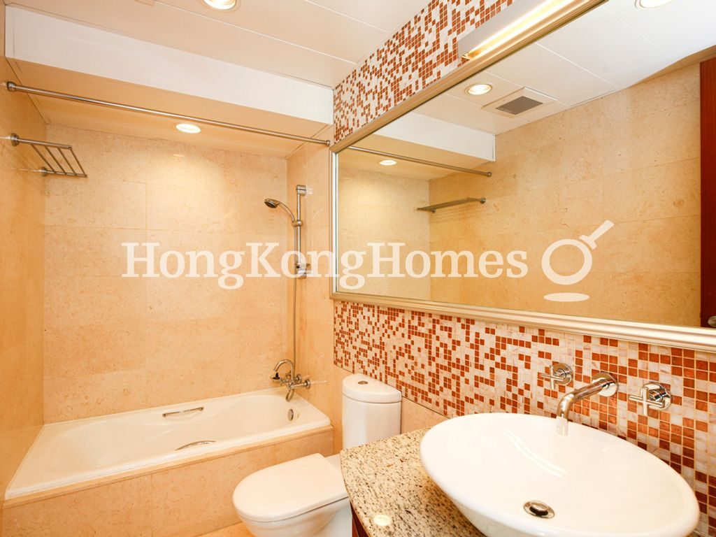 Guest Bathroom — 御海園，薄扶林