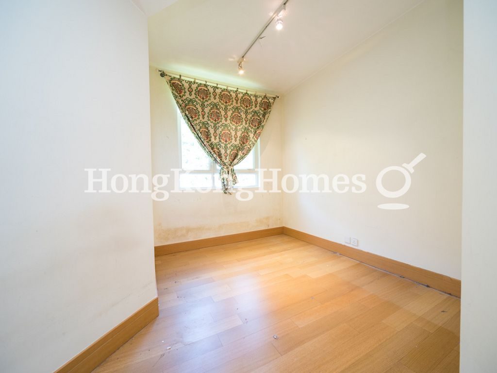 Fourth Bedroom — 地利根德閣 2座，中半山