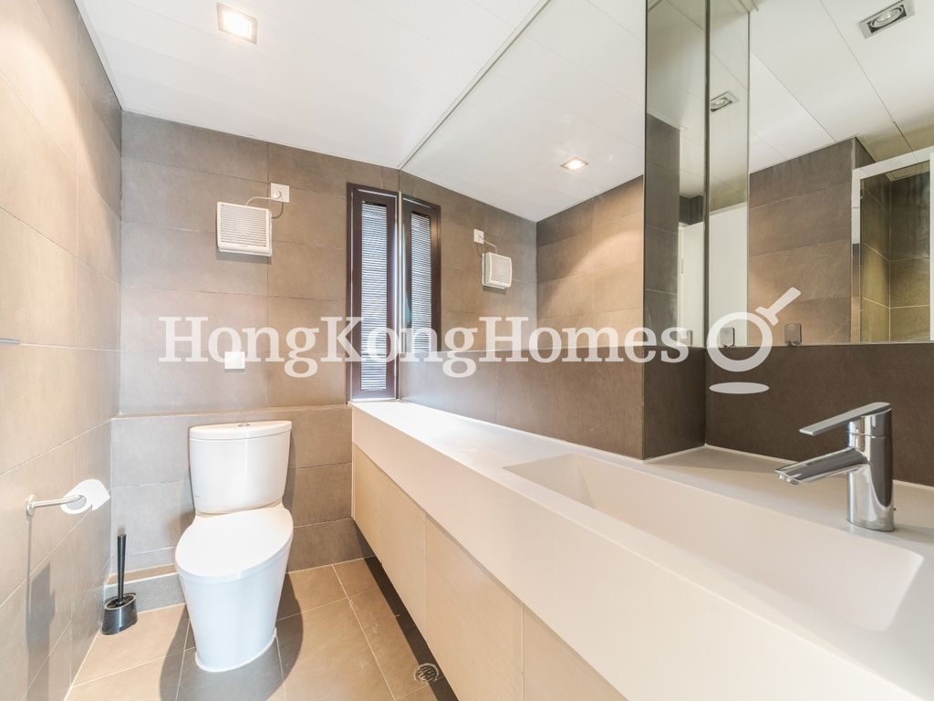 Guest Bathroom — Birchwood Place, Mid-levels Central