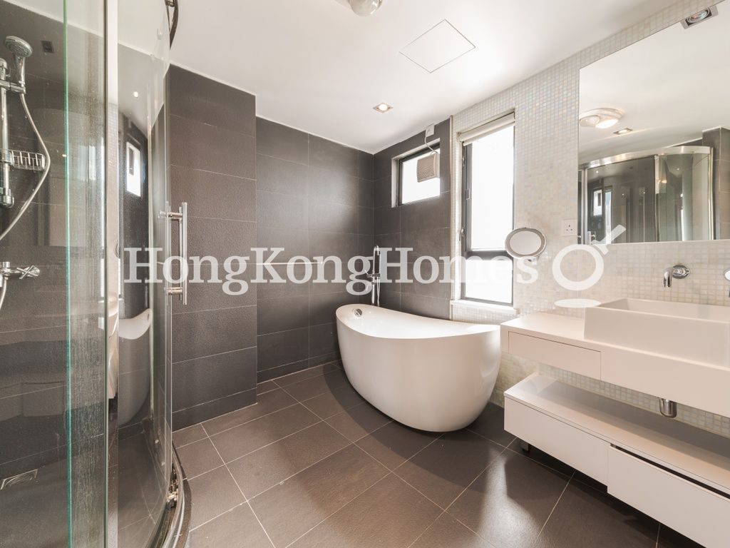 Master Bathroom — Birchwood Place, Mid-levels Central